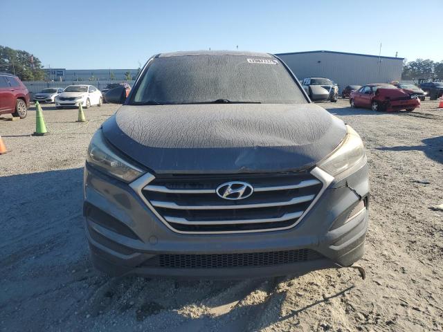 2017 HYUNDAI TUCSON SE KM8J23A42HU420022