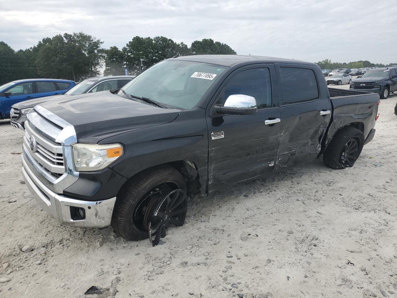 TOYOTA TUNDRA CREWMAX PLATINUM