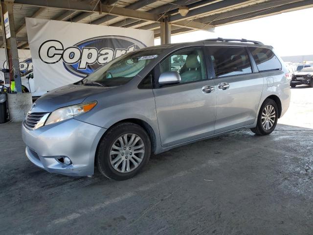 2011 TOYOTA SIENNA XLE - 5TDYK3DCXBS131780