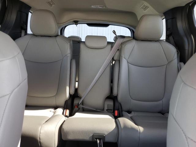 2025 TOYOTA SIENNA XLE 5TDYRKEC0SS270580