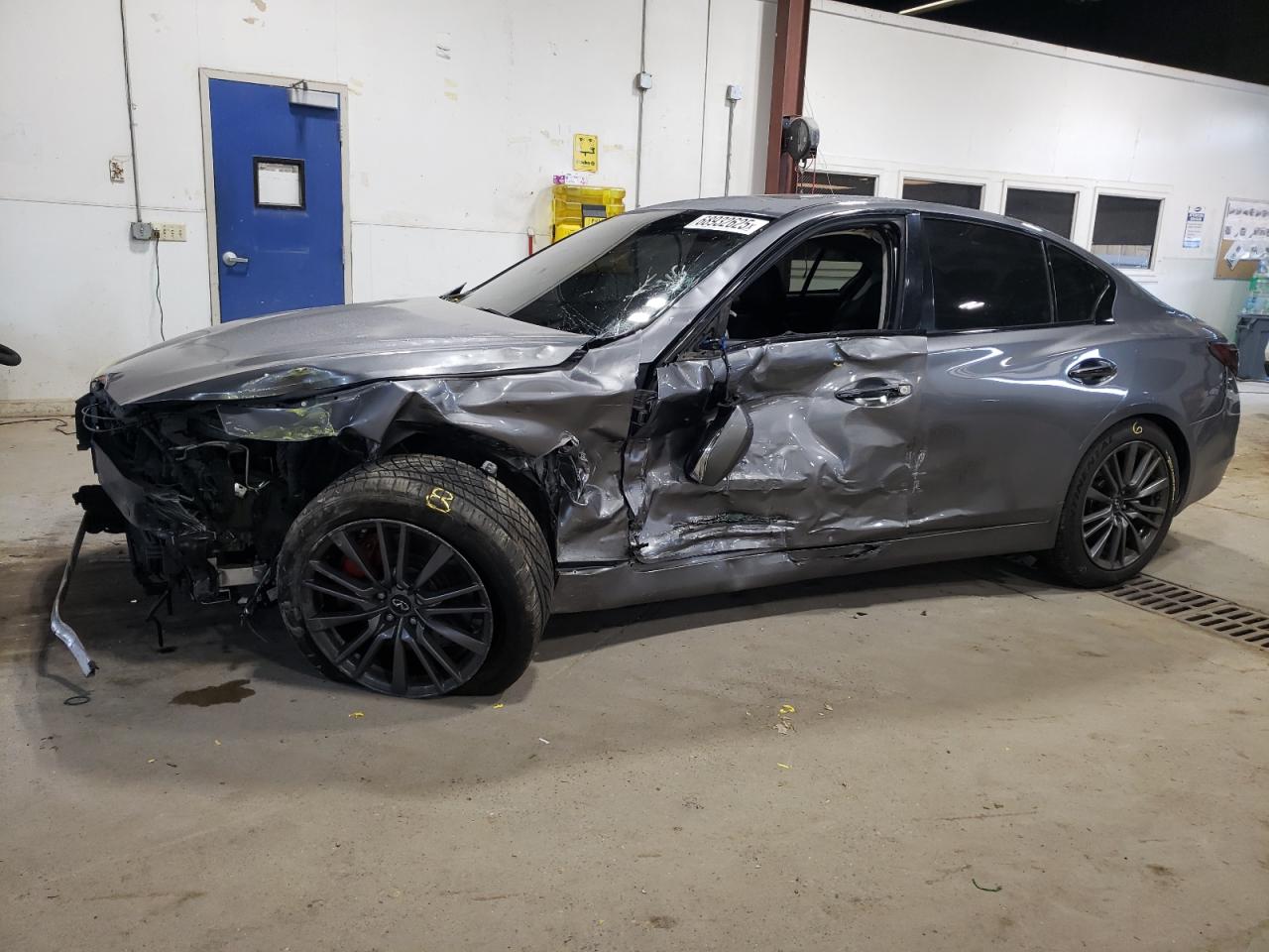 INFINITI Q50 RED SPORT 400