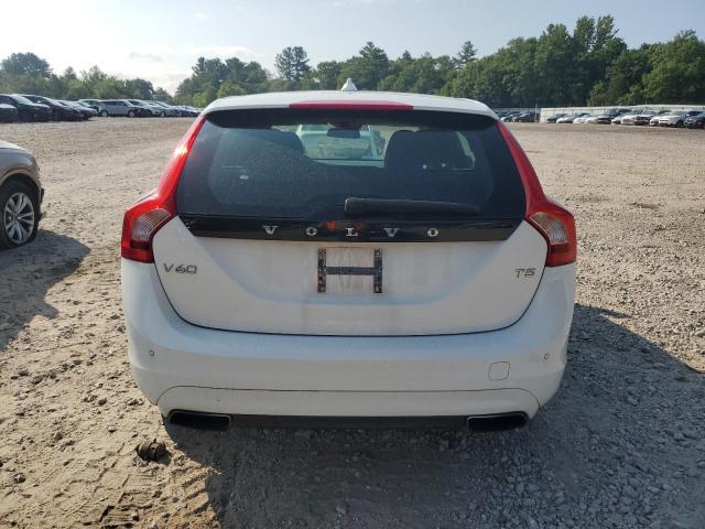 2015 VOLVO V60 YV126MEA7F1205876