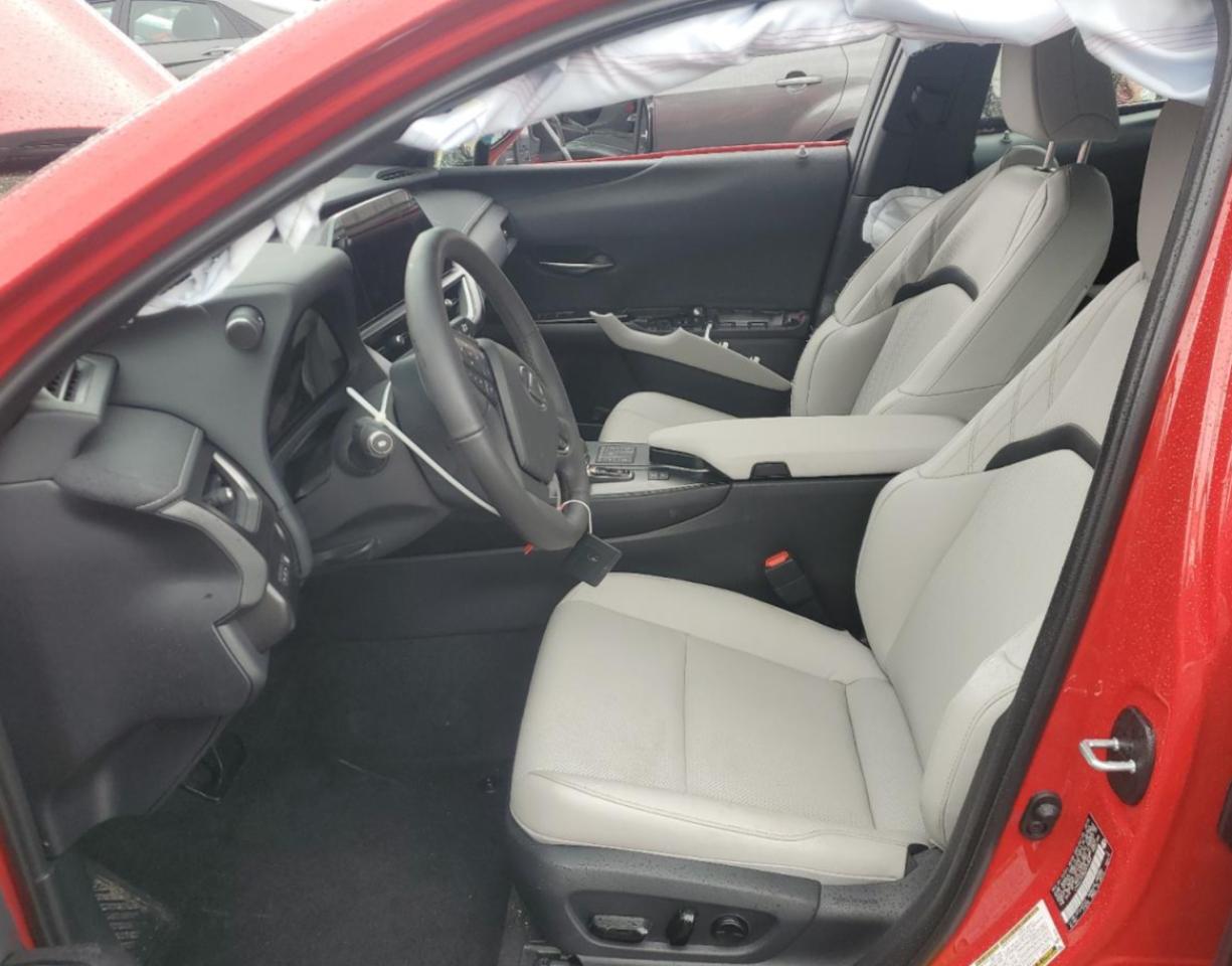 LEXUS UX 300H BASE