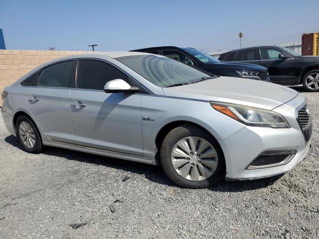 2017 HYUNDAI SONATA HYB KMHE24L33HA063138