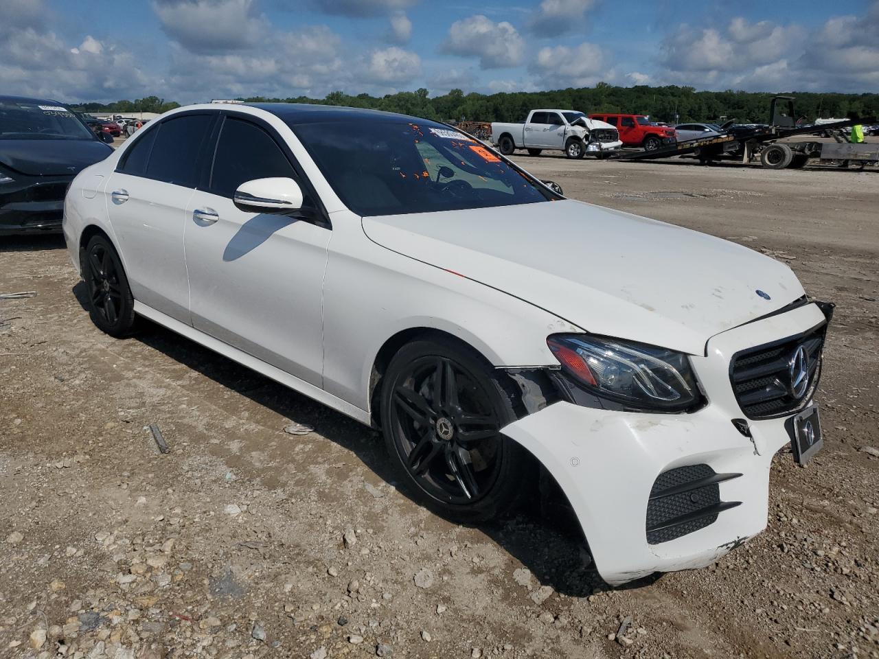 MERCEDES-BENZ E-CLASS 300