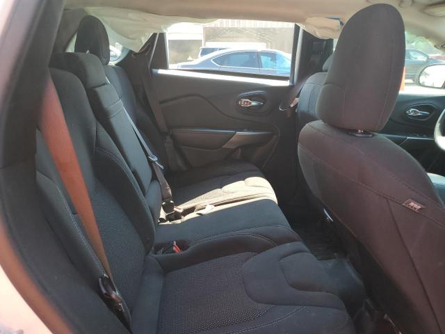 2019 JEEP CHEROKEE LATITUDE 1C4PJLCB8KD203174