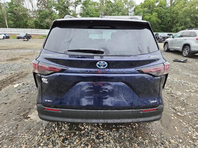 2025 TOYOTA SIENNA XLE - 5TDJRKEC0SS254008