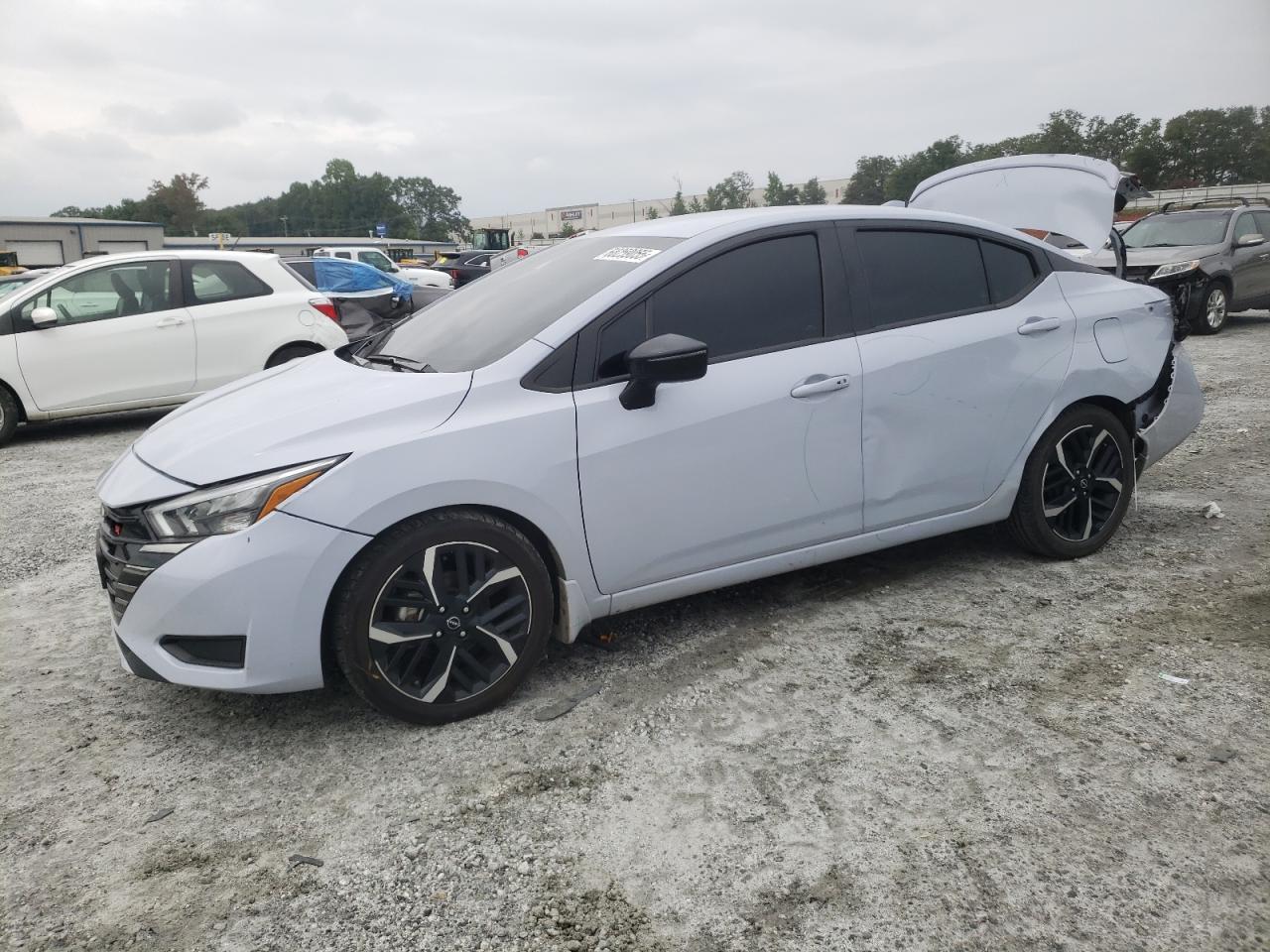 NISSAN VERSA SR