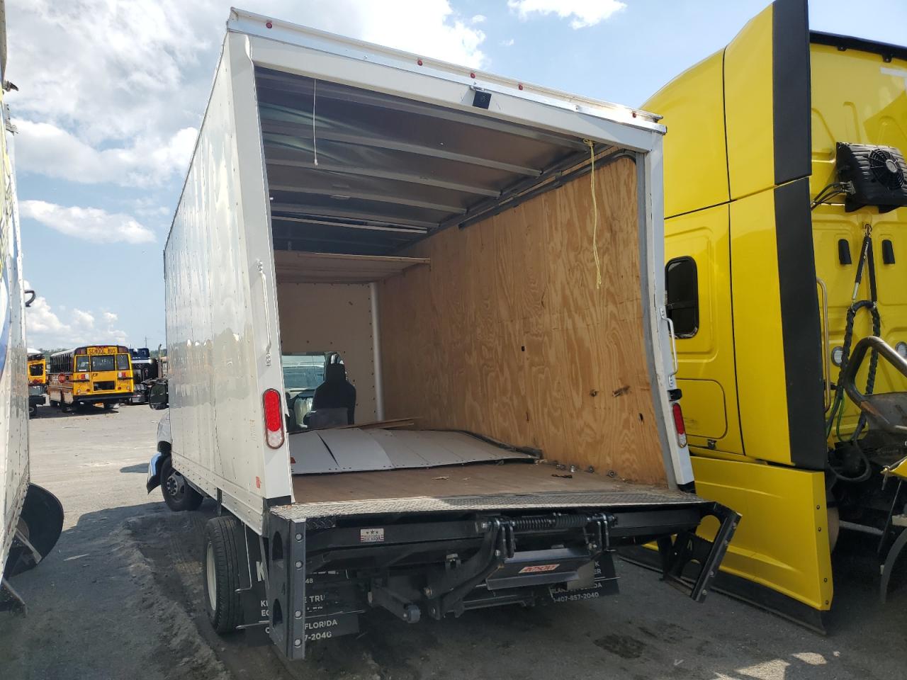 FORD ECONOLINE E450 SUPER DUTY CUTAWAY VAN