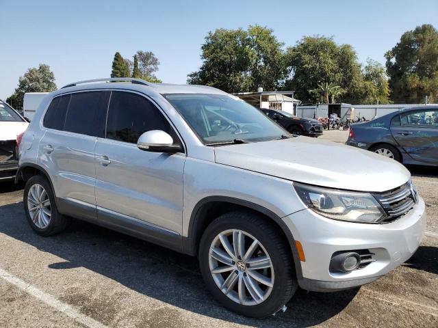 2016 VOLKSWAGEN TIGUAN S WVGAV7AX2GW501985