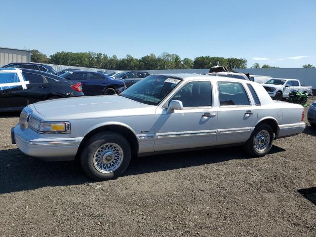 LINCOLN TOWN CAR E