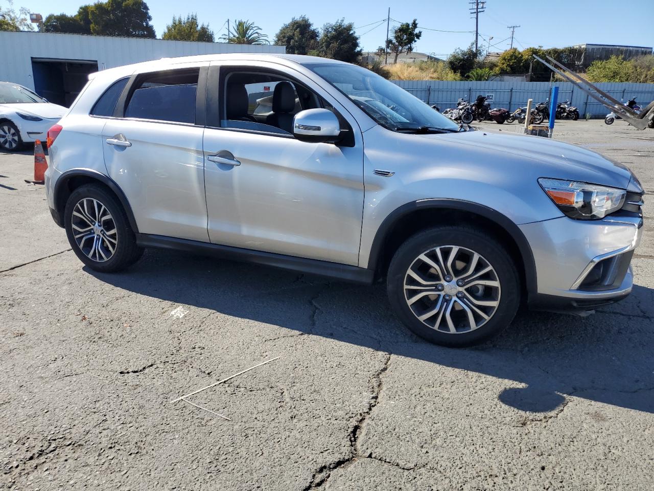 MITSUBISHI OUTLANDER ES