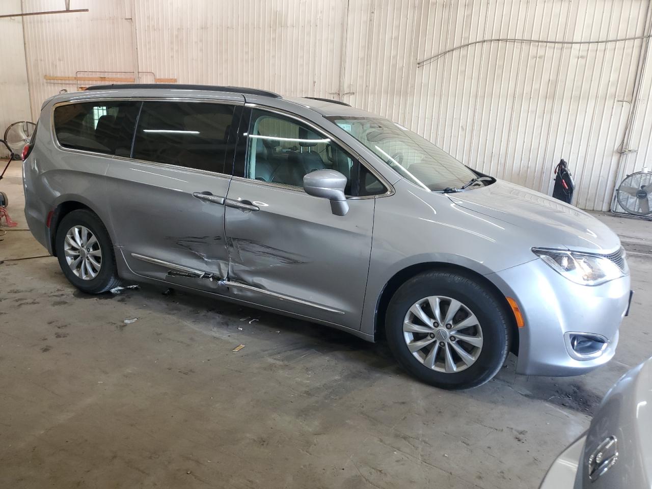 CHRYSLER PACIFICA TOURING L