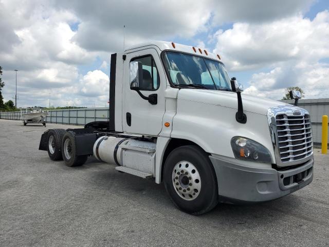 FREIGHTLINER CASCADIA 1 2018 white  diesel 1FUGGEDV7JLHB4065 photo #1