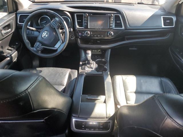 2018 TOYOTA HIGHLANDER SE 5TDJZRFH3JS816825