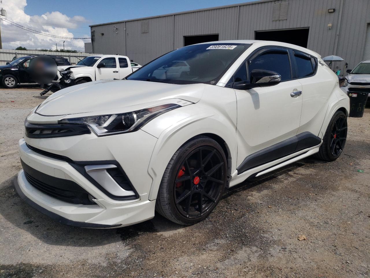 TOYOTA C-HR XLE