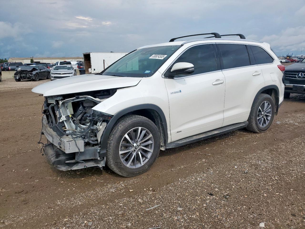TOYOTA HIGHLANDER HYBRID