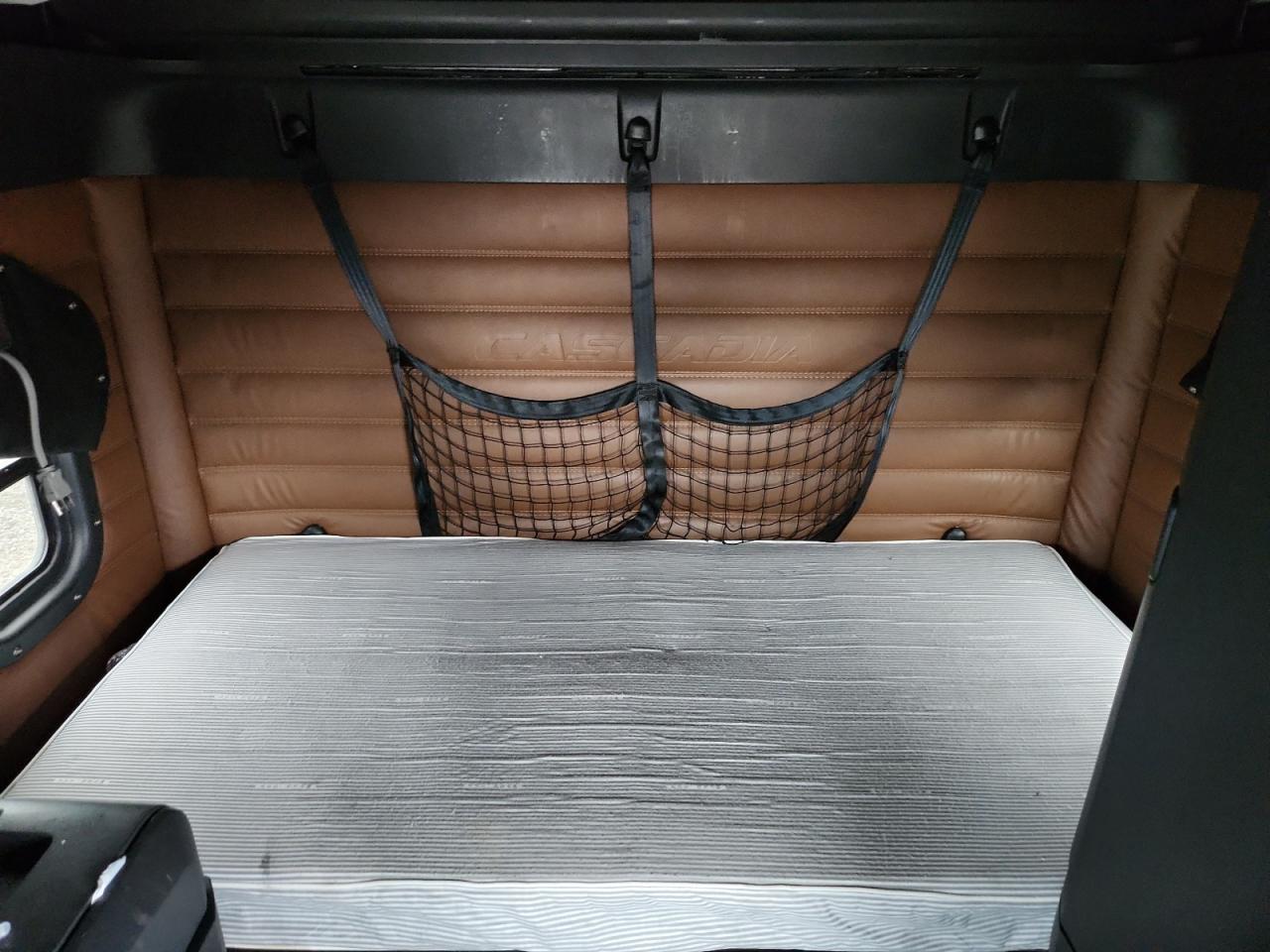 Lot #3301598631 2022 FREIGHTLINER CASCADIA 1