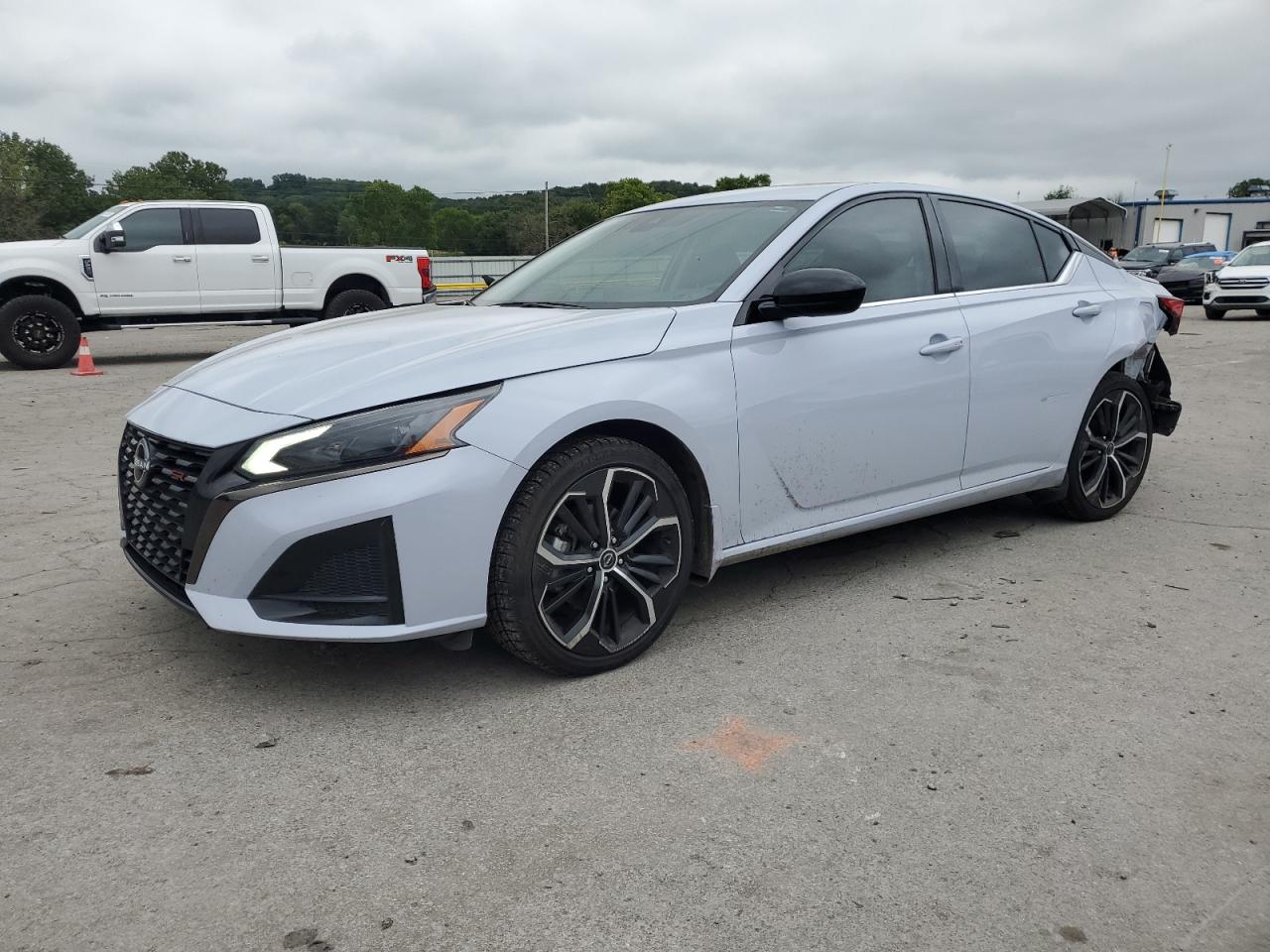 NISSAN ALTIMA SR