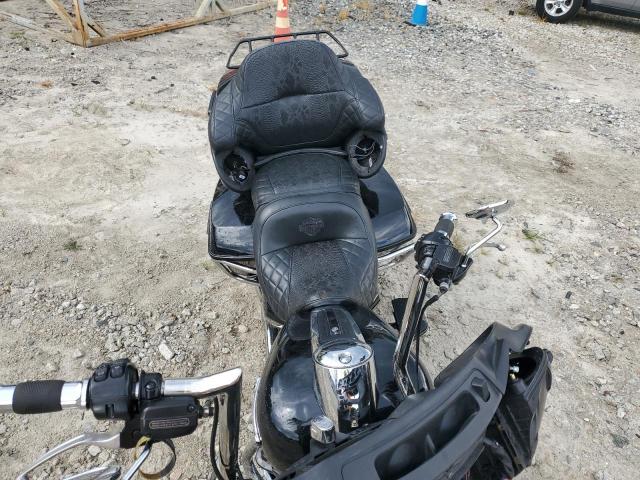 2018 HARLEY-DAVIDSON FLHTCU ULT 1HD1FCC19JB660955