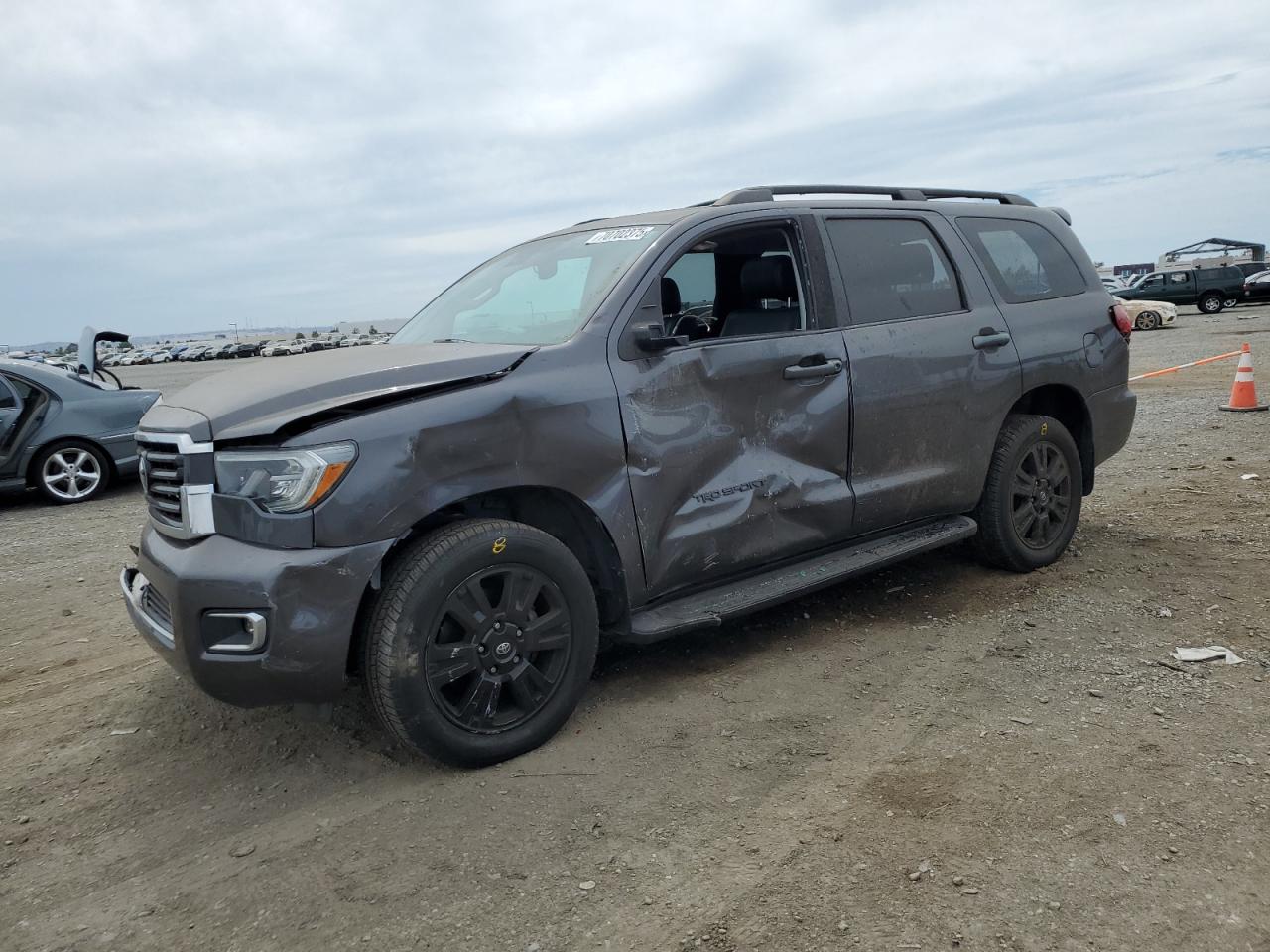 TOYOTA SEQUOIA SR5