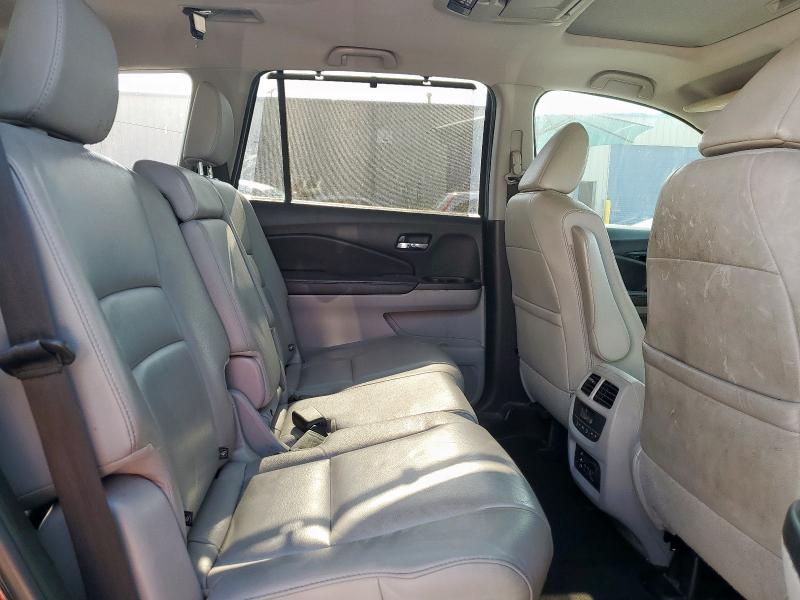 2017 HONDA PILOT TOUR 5FNYF5H98HB044150