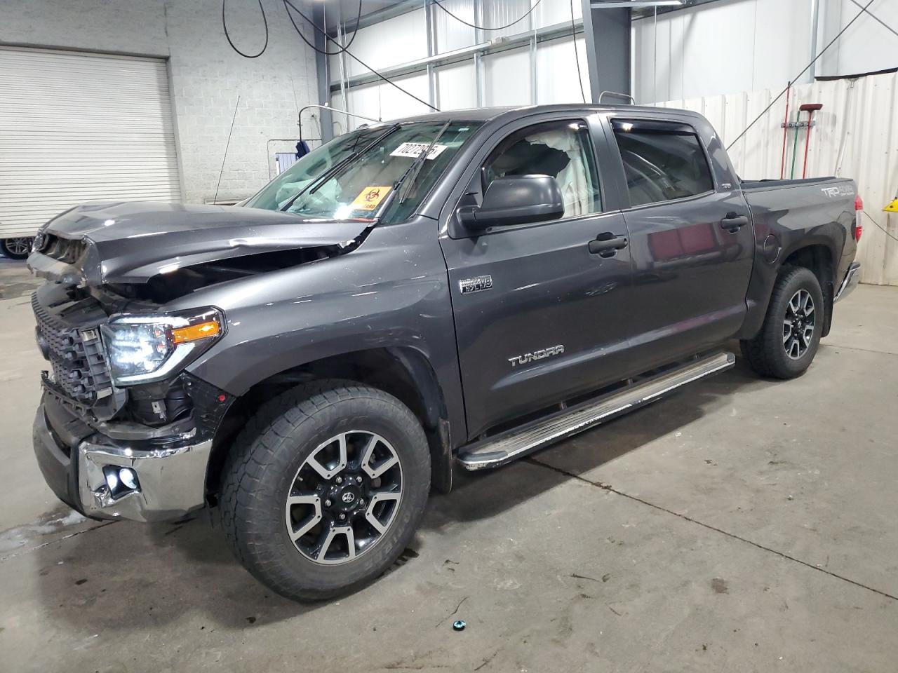TOYOTA TUNDRA CREWMAX SR5