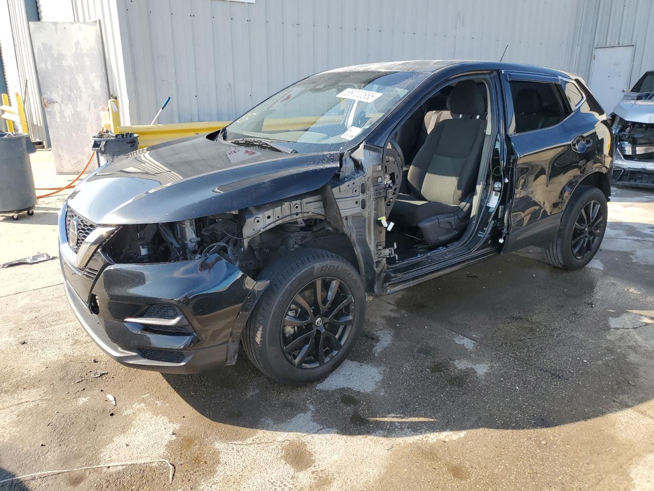 NISSAN ROGUE SPORT S