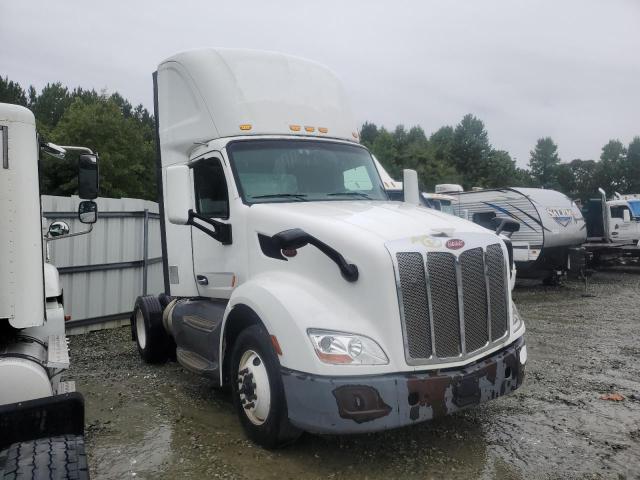 PETERBILT TRACTOR 579 2016 white tractor diesel 1XPBA48X6GD339619 photo #1