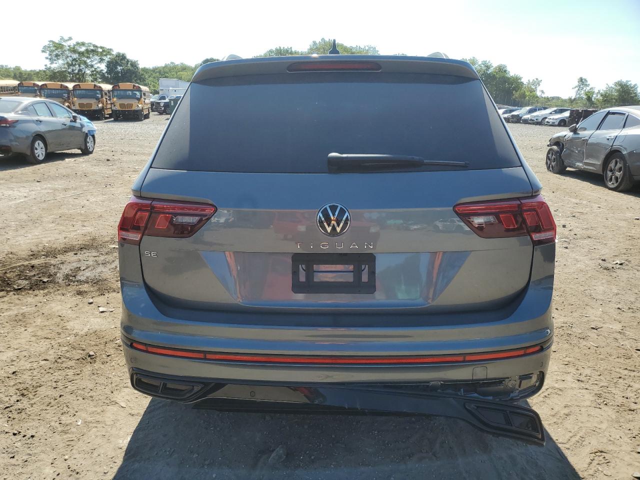 VOLKSWAGEN TIGUAN SE R-LINE BLACK