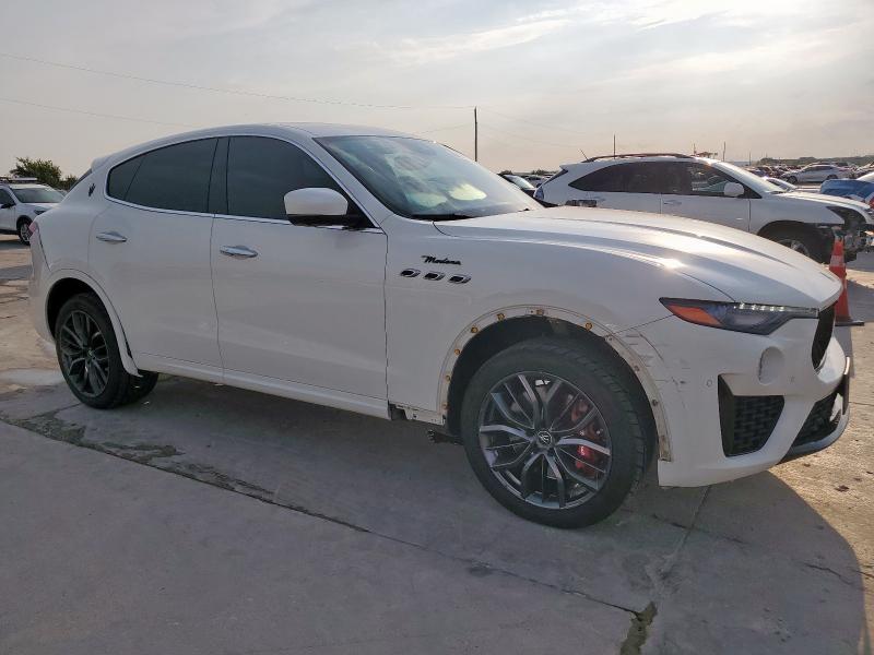 2022 MASERATI LEVANTE MO - ZN661YUM8NX389289