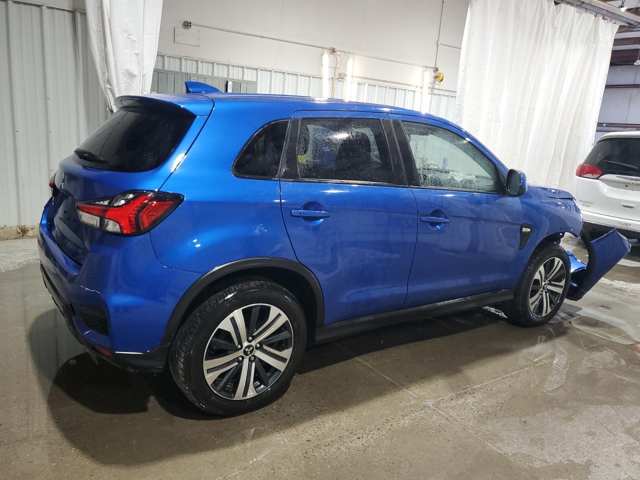 MITSUBISHI OUTLANDER ES