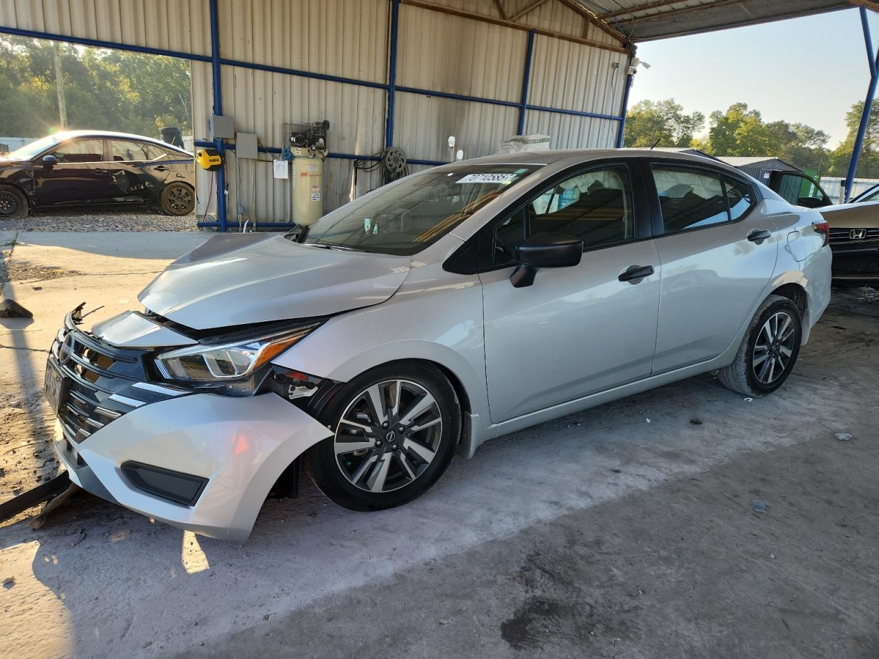 NISSAN VERSA S