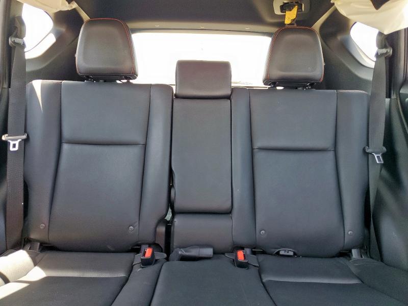 2018 TOYOTA RAV4 SE JTMNFREV0JJ153423
