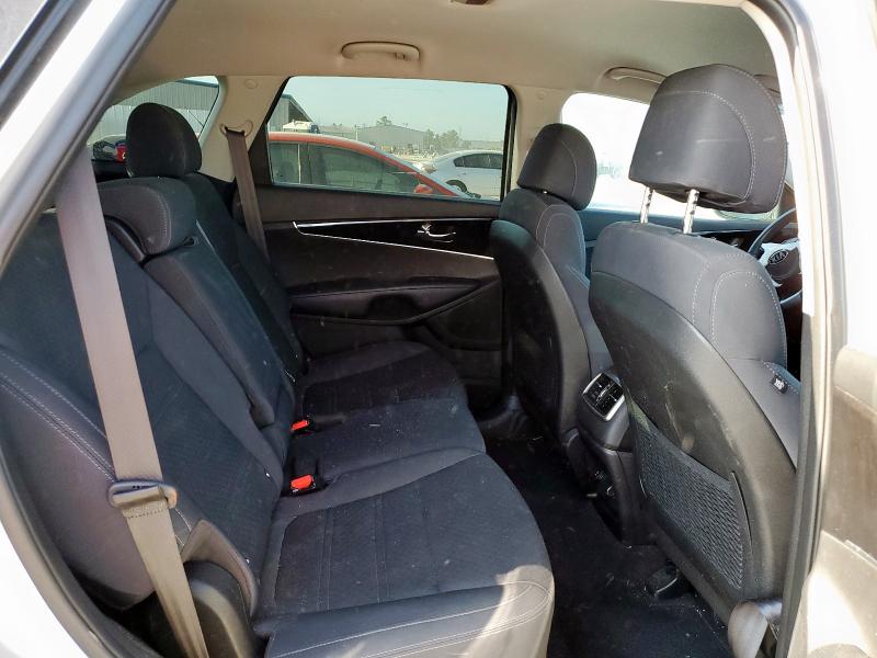 2017 KIA SORENTO LX 5XYPG4A30HG253660