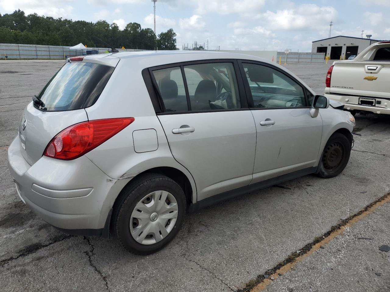 NISSAN VERSA S