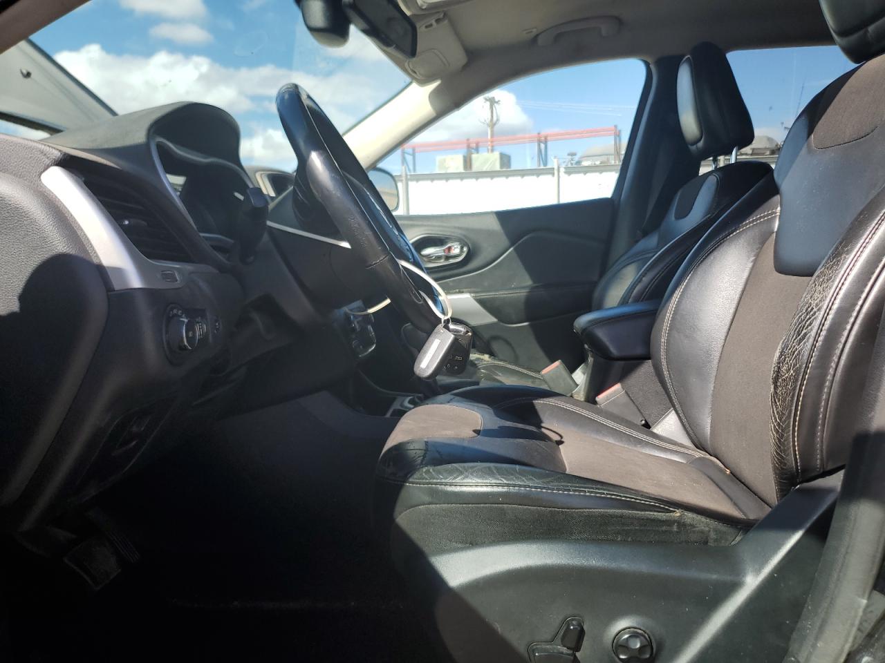 JEEP GRAND CHEROKEE LATITUDE PLUS