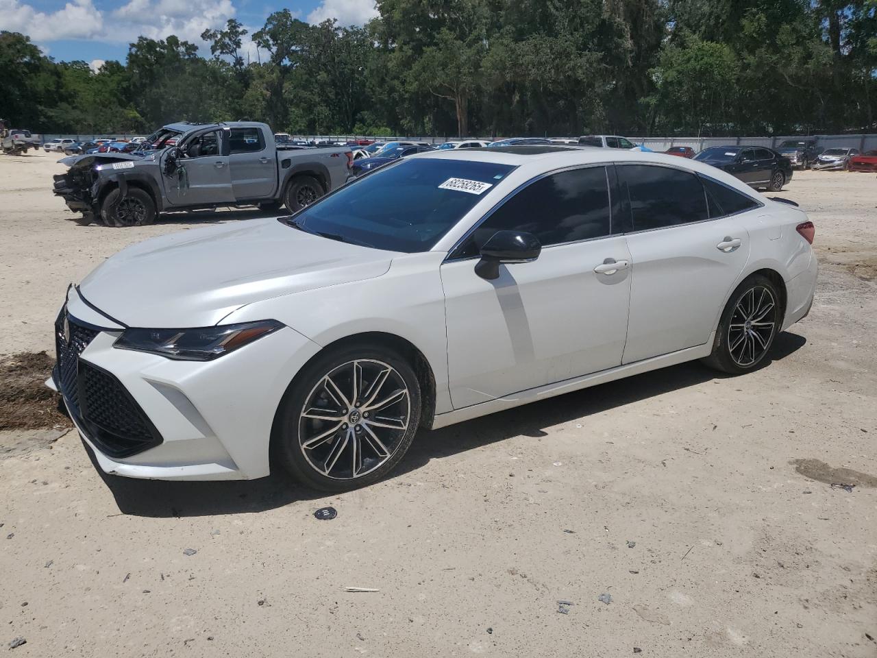 TOYOTA AVALON XLE