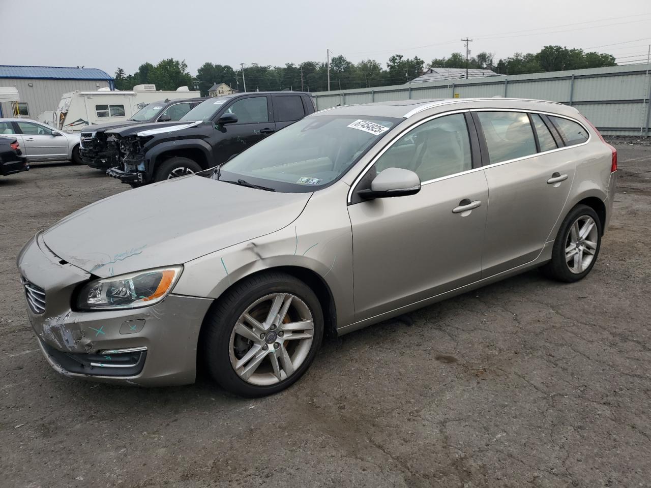 VOLVO V60 PREMIER