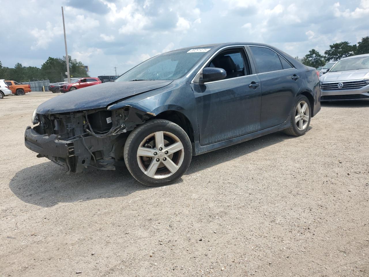 TOYOTA CAMRY BASE