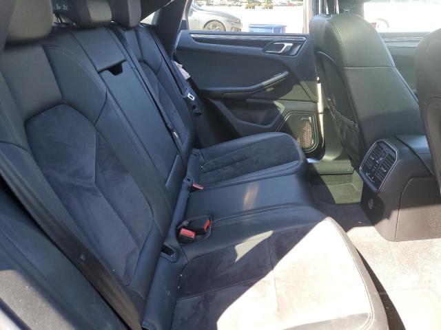 2017 PORSCHE MACAN WP1AA2A50HLB81620