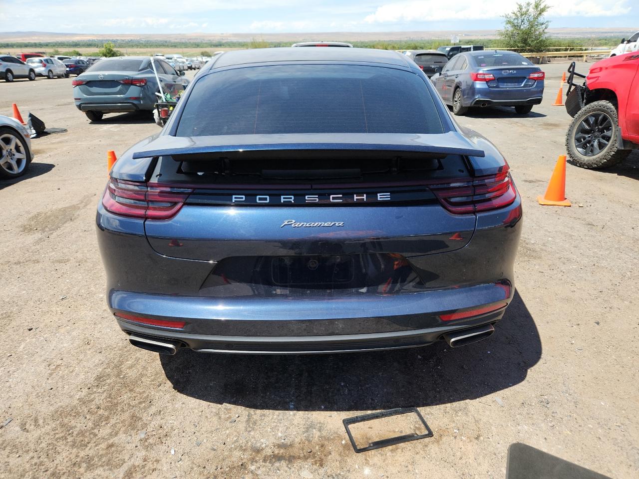 PORSCHE PANAMERA BASE