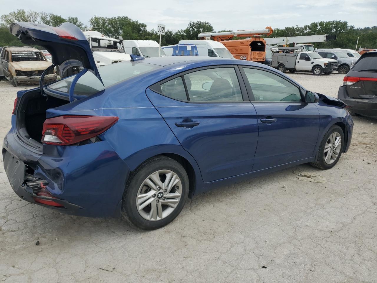 HYUNDAI ELANTRA SEL