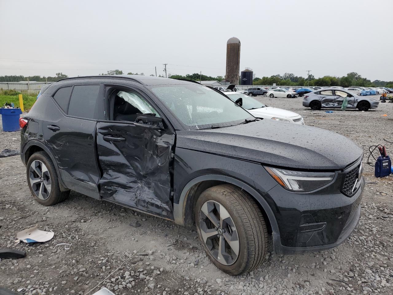 VOLVO XC40 CORE