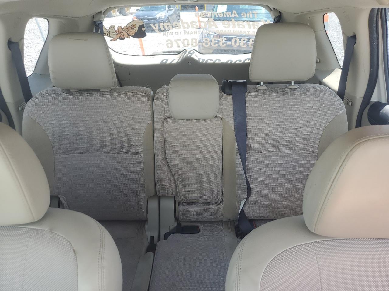 MITSUBISHI OUTLANDER SE