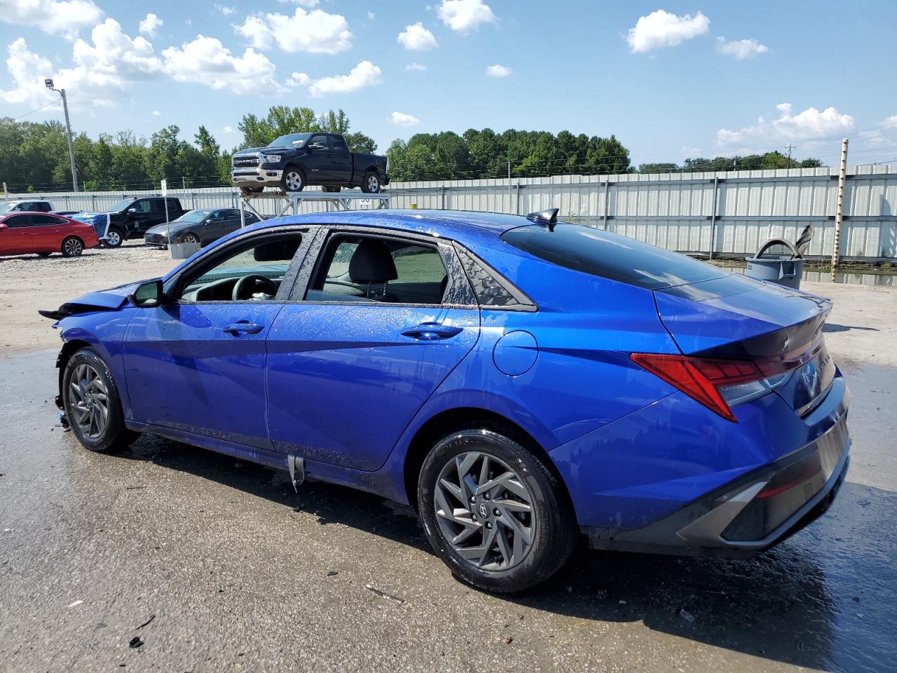 HYUNDAI ELANTRA BLUE
