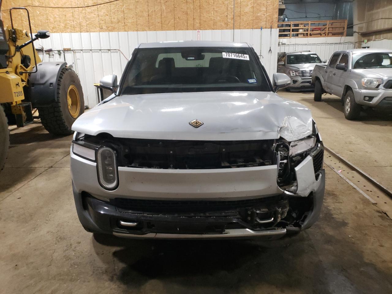 RIVIAN R1T ADVENTURE