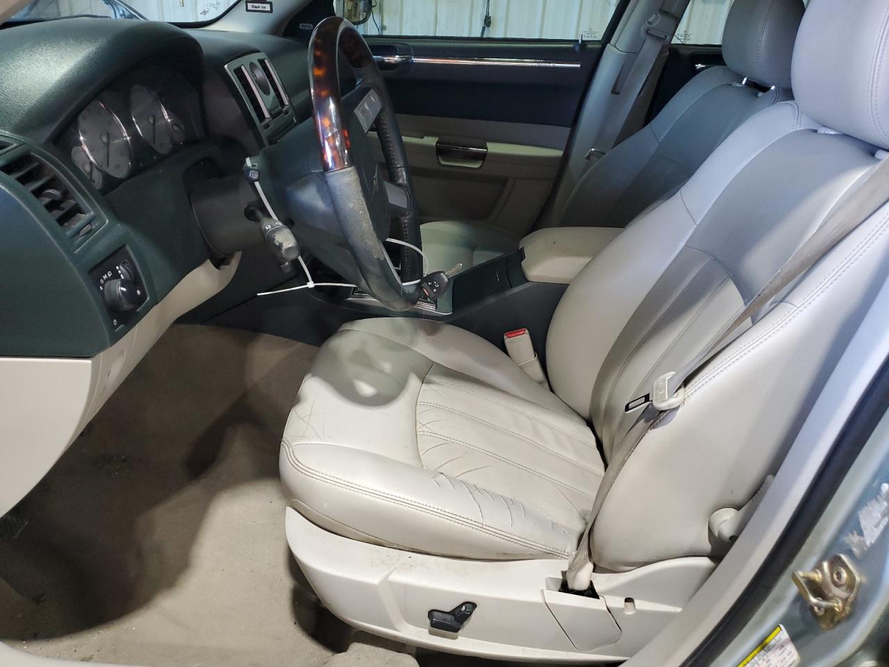 Lot #3211811400 2006 CHRYSLER 300C