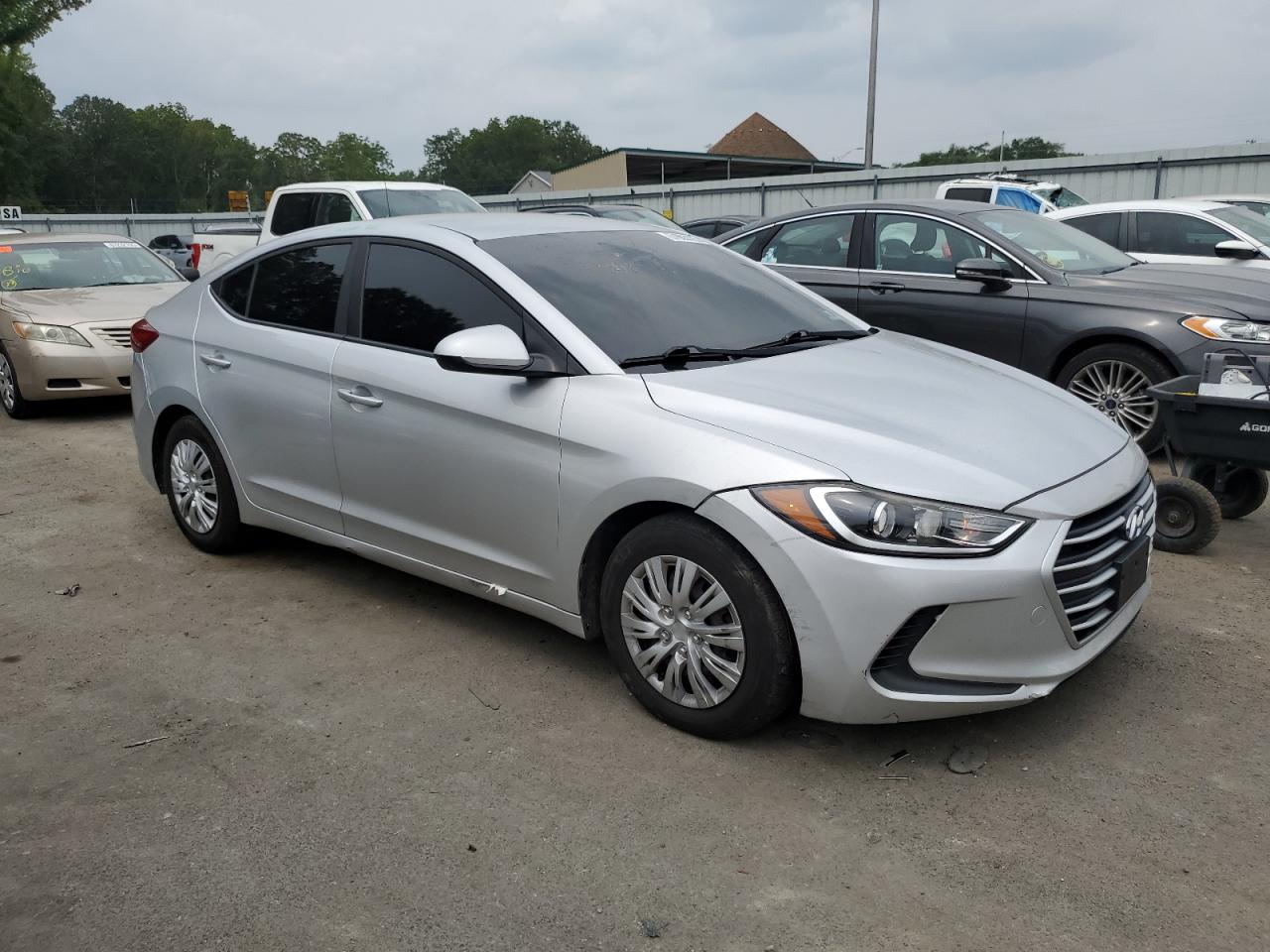 HYUNDAI ELANTRA SE