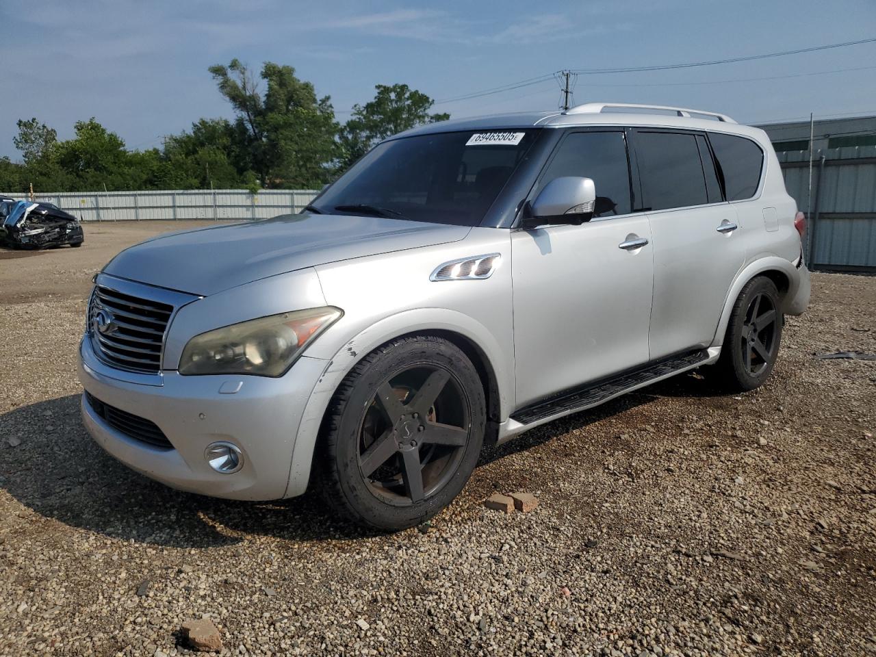 INFINITI QX56